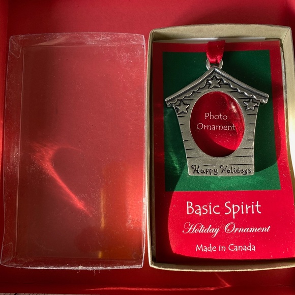 Basic Spirit Pewter Doghouse Photo Ornament - Picture 4 of 13
